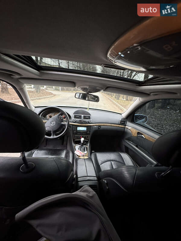 Седан Mercedes-Benz E-Class 2002 в Черновцах