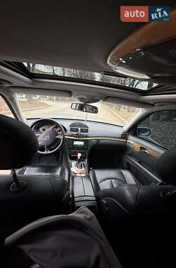 Седан Mercedes-Benz E-Class 2002 в 