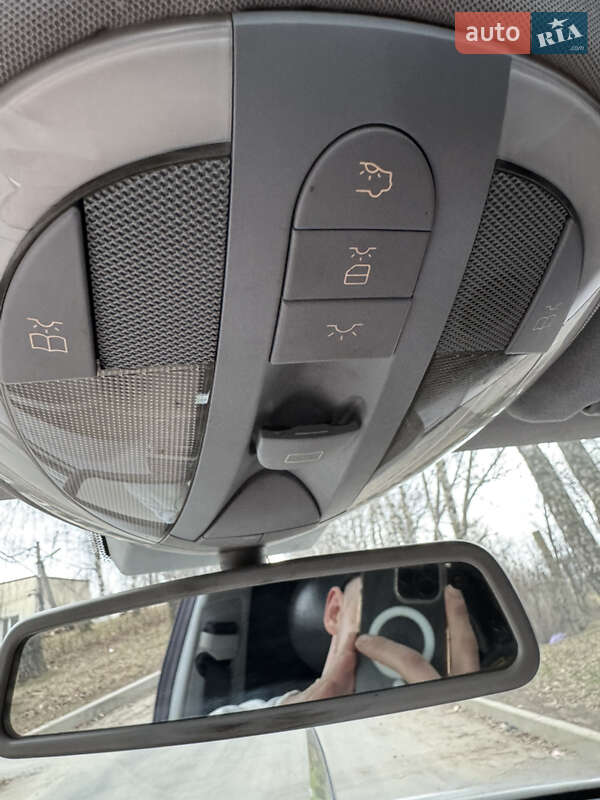 Седан Mercedes-Benz E-Class 2002 в Черновцах
