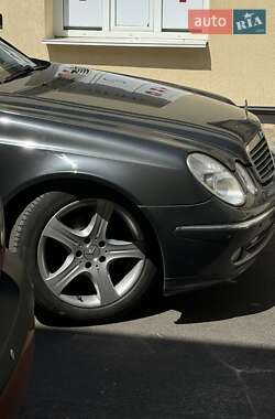 Седан Mercedes-Benz E-Class 2004 в 