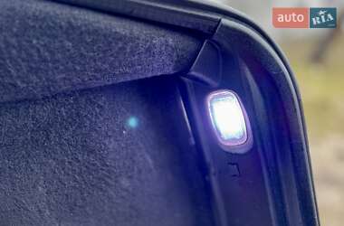 Седан Mercedes-Benz E-Class 2004 в 