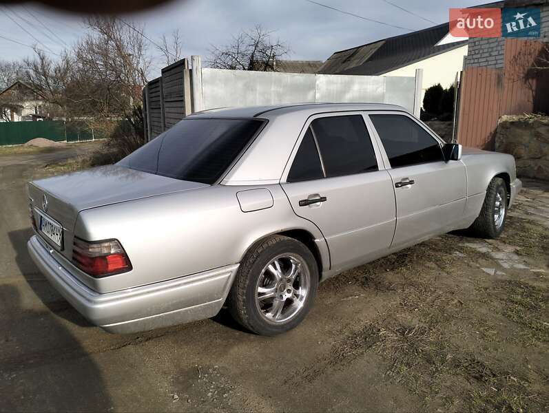 Седан Mercedes-Benz E-Class 1995 в Житомирі