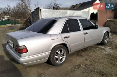 Седан Mercedes-Benz E-Class 1995 в 