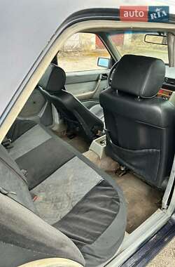 Седан Mercedes-Benz E-Class 1987 в 