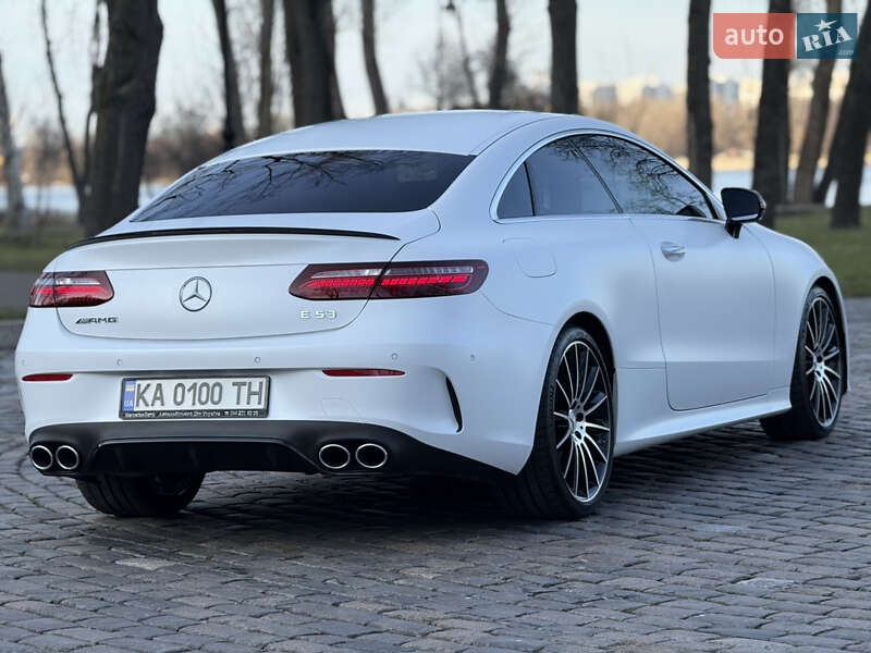 Купе Mercedes-Benz E-Class 2023 в Киеве