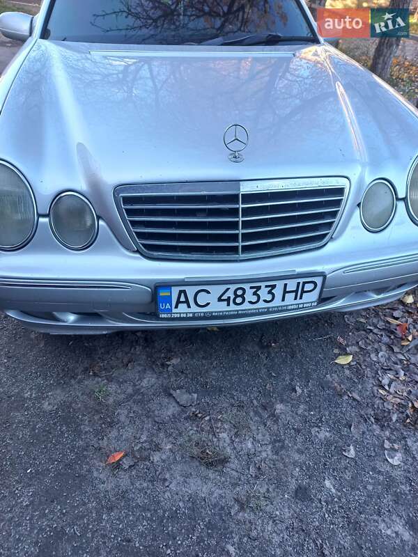 Седан Mercedes-Benz E-Class 2001 в Ківерцях