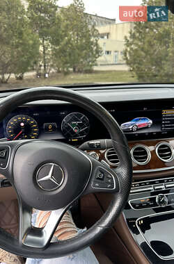 Седан Mercedes-Benz E-Class 2017 в 