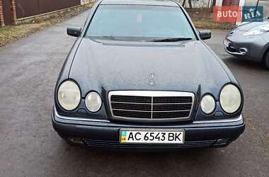 Седан Mercedes-Benz E-Class 1995 в Владимире