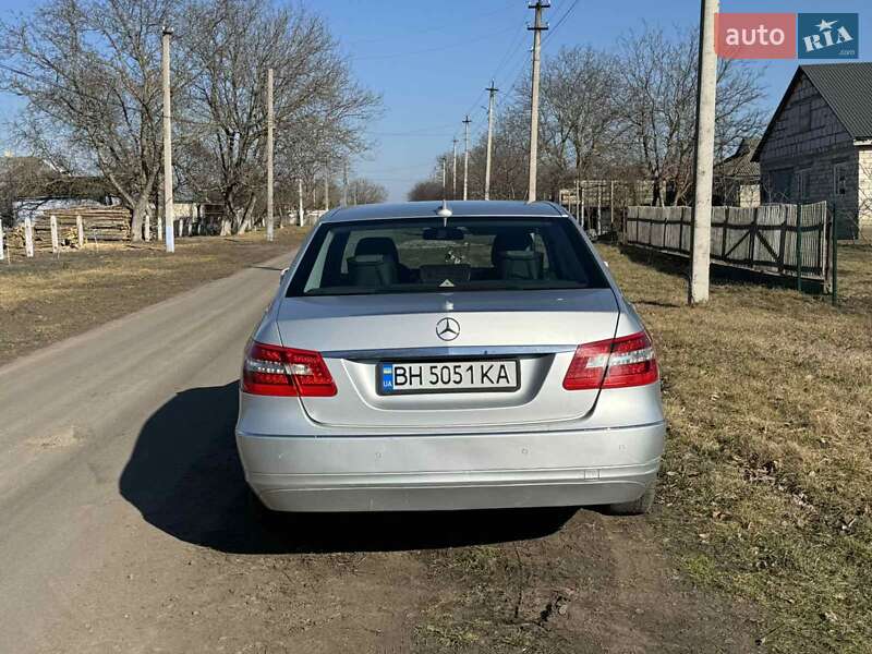 Mercedes-Benz E-Class 2011