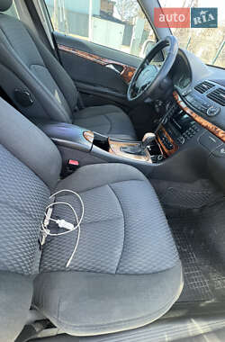 Седан Mercedes-Benz E-Class 2003 в  фото 7 Седан Mercedes-Benz E-Class 2003 в