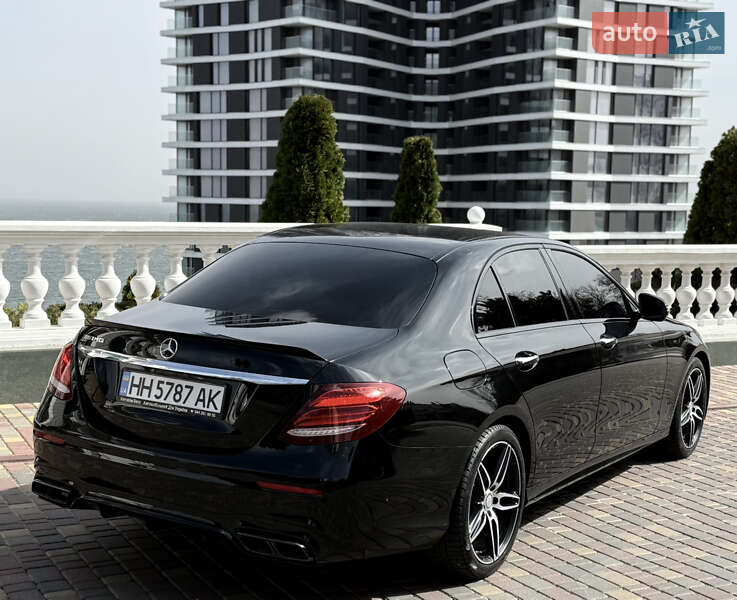 Седан Mercedes-Benz E-Class 2016 в Киеве