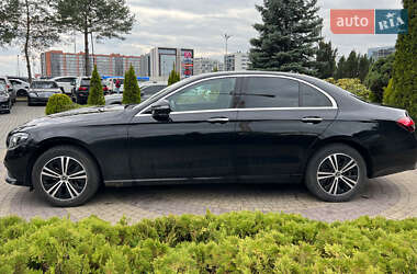 Седан Mercedes-Benz E-Class 2022 в 