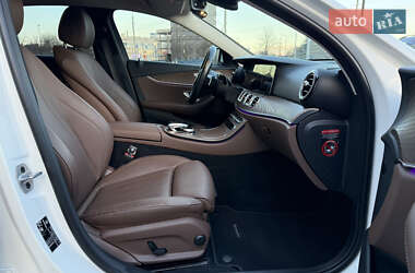 Седан Mercedes-Benz E-Class 2021 в 