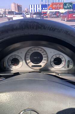 Седан Mercedes-Benz E-Class 2003 в  фото 22 Седан Mercedes-Benz E-Class 2003 в