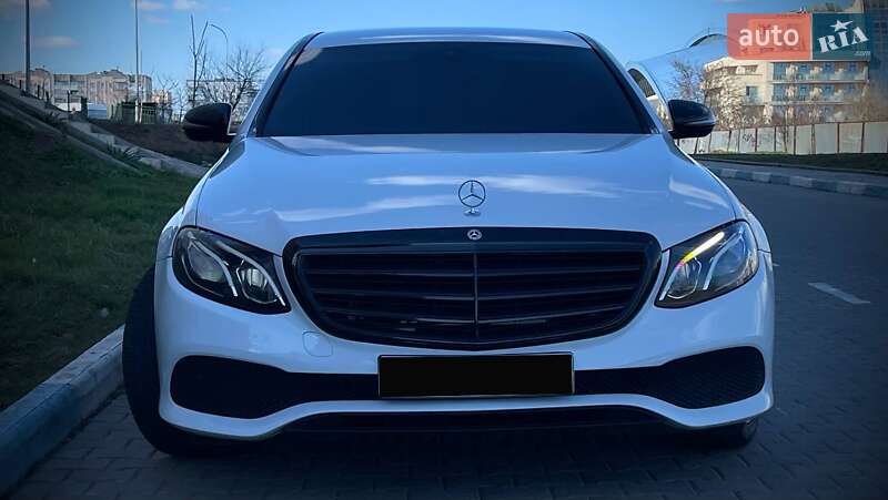 Седан Mercedes-Benz E-Class 2016 в Южному