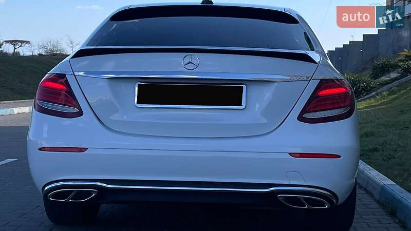 Седан Mercedes-Benz E-Class 2016 в Южному