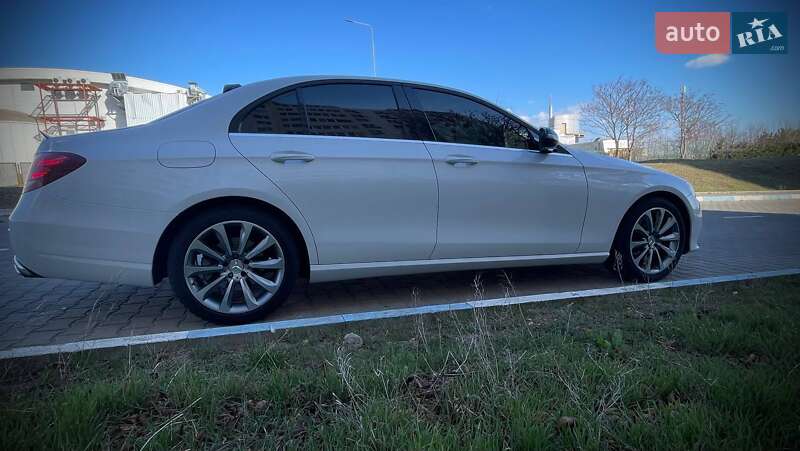 Седан Mercedes-Benz E-Class 2016 в Южному