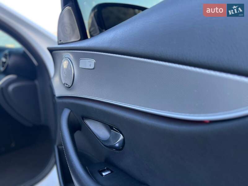 Седан Mercedes-Benz E-Class 2016 в Южному