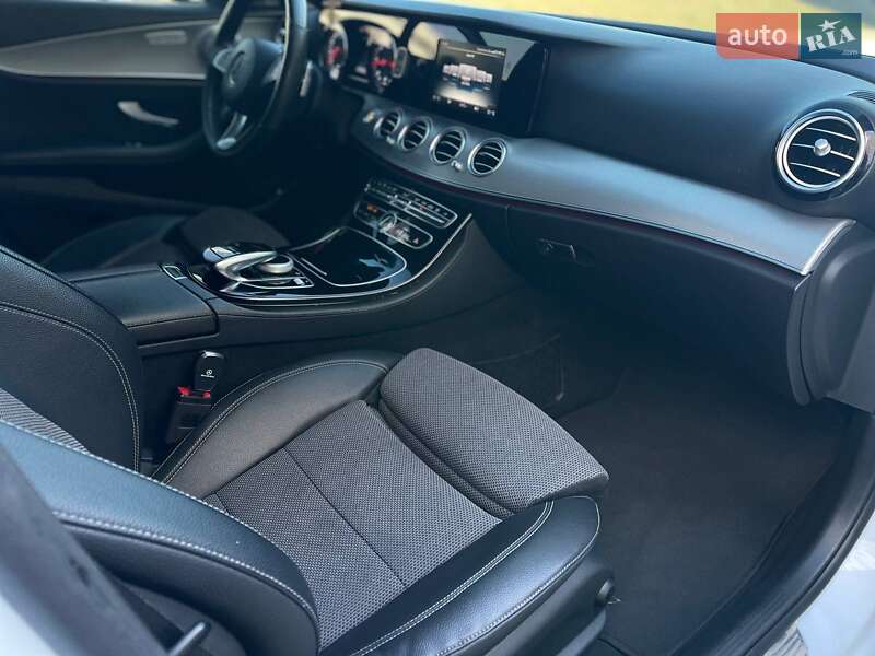 Седан Mercedes-Benz E-Class 2016 в Южному