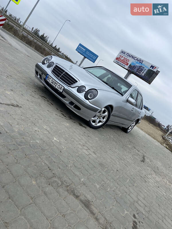 Mercedes-Benz E-Class 2001