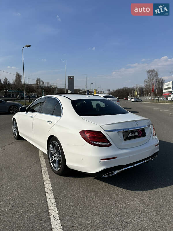 Седан Mercedes-Benz E-Class 2017 в Києві