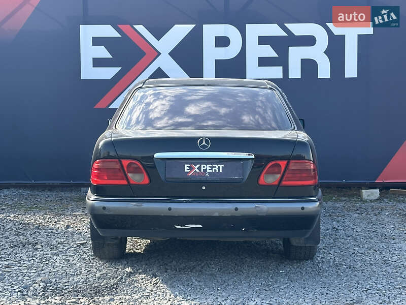 Седан Mercedes-Benz E-Class 1997 в Львові