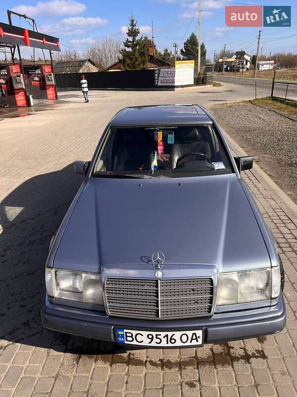 Седан Mercedes-Benz E-Class 1992 в Рава-Русской