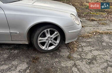 Седан Mercedes-Benz E-Class 2004 в 