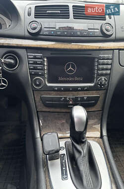 Седан Mercedes-Benz E-Class 2004 в 