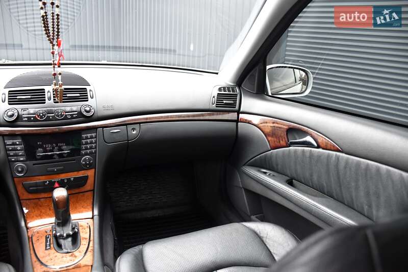 Седан Mercedes-Benz E-Class 2004 в Дрогобыче