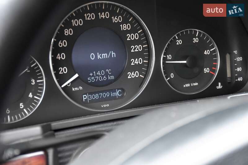 Седан Mercedes-Benz E-Class 2004 в Дрогобыче