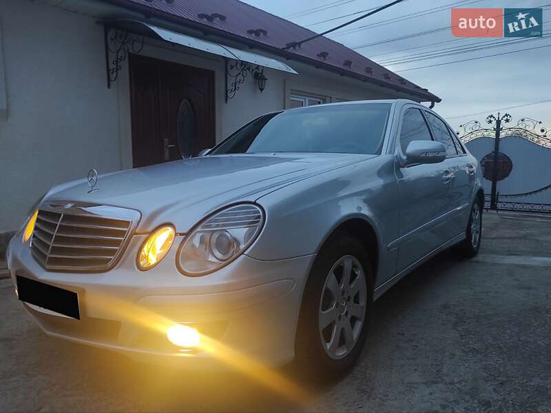 Седан Mercedes-Benz E-Class 2007 в Черновцах