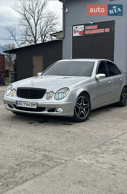 Седан Mercedes-Benz E-Class 2002 в Тересве