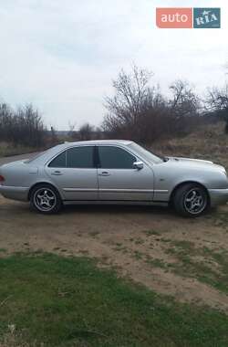Седан Mercedes-Benz E-Class 1999 в 