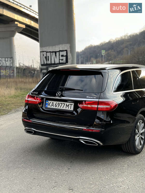 Универсал Mercedes-Benz E-Class 2017 в Киеве
