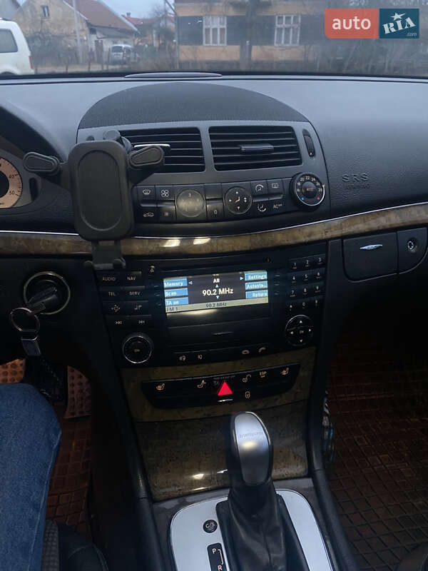Седан Mercedes-Benz E-Class 2005 в Самборе