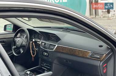 Седан Mercedes-Benz E-Class 2012 в 