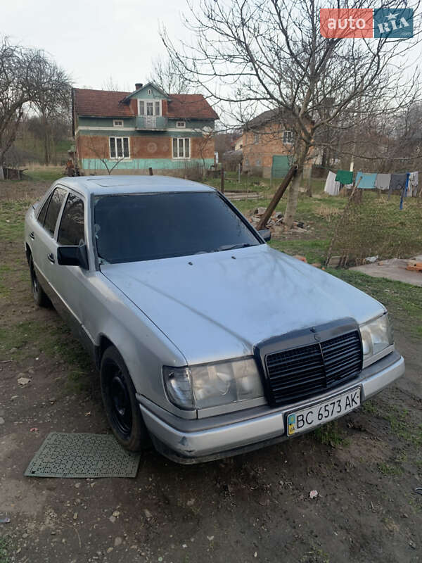 Седан Mercedes-Benz E-Class 1989 в Дрогобыче