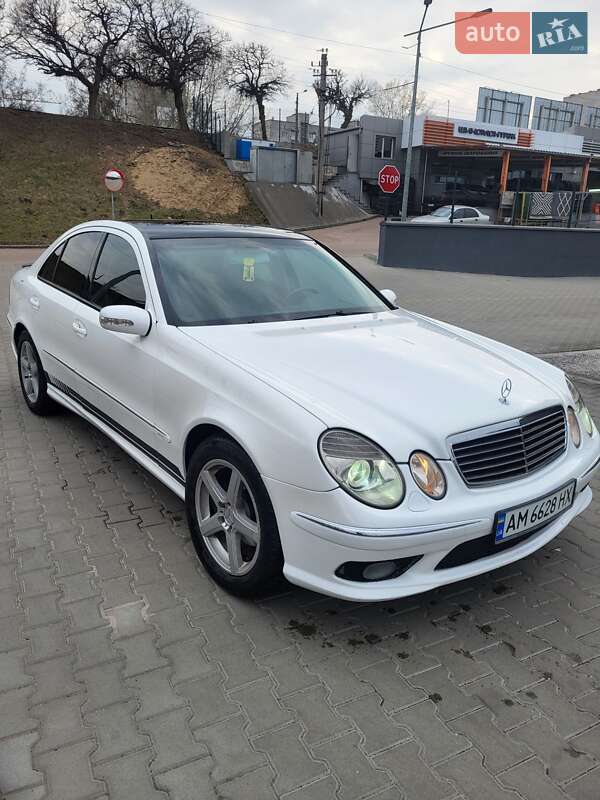 Седан Mercedes-Benz E-Class 2002 в Житомирі