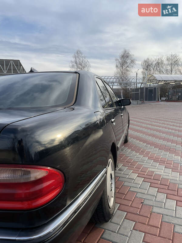Седан Mercedes-Benz E-Class 2000 в Білій Церкві