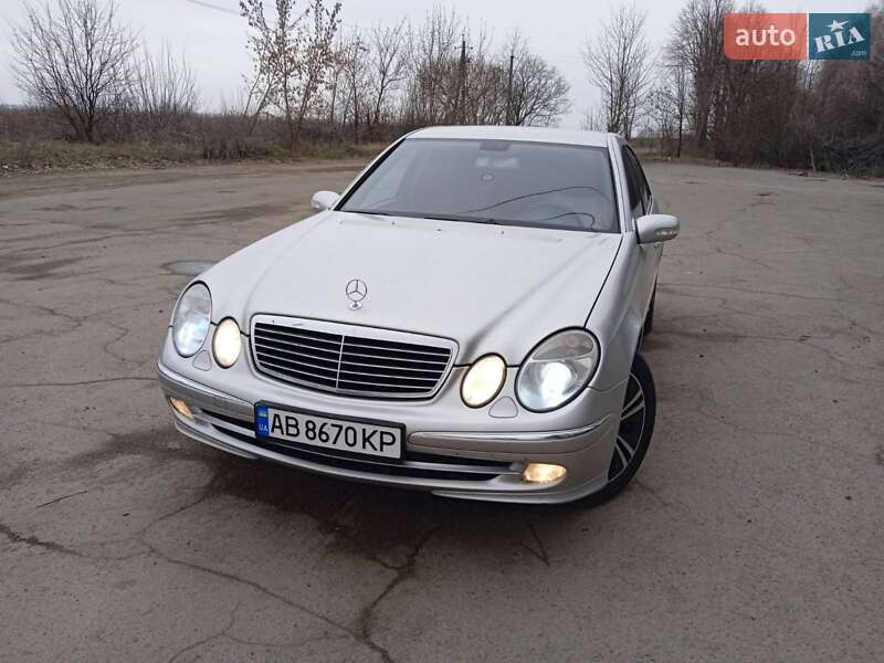 Седан Mercedes-Benz E-Class 2004 в Гайсину