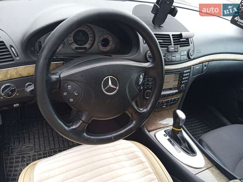 Седан Mercedes-Benz E-Class 2004 в Гайсину
