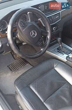 Седан Mercedes-Benz E-Class 2011 в 