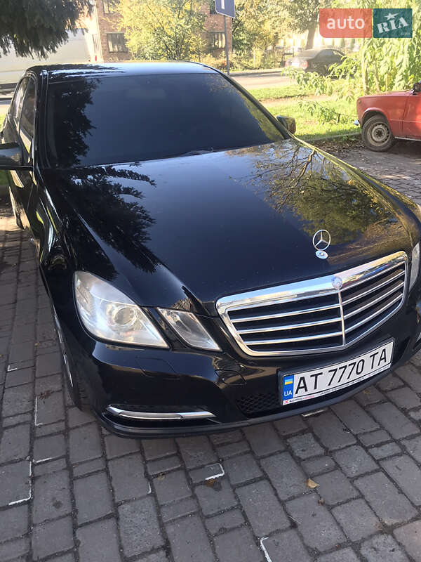 Седан Mercedes-Benz E-Class 2012 в Коломые