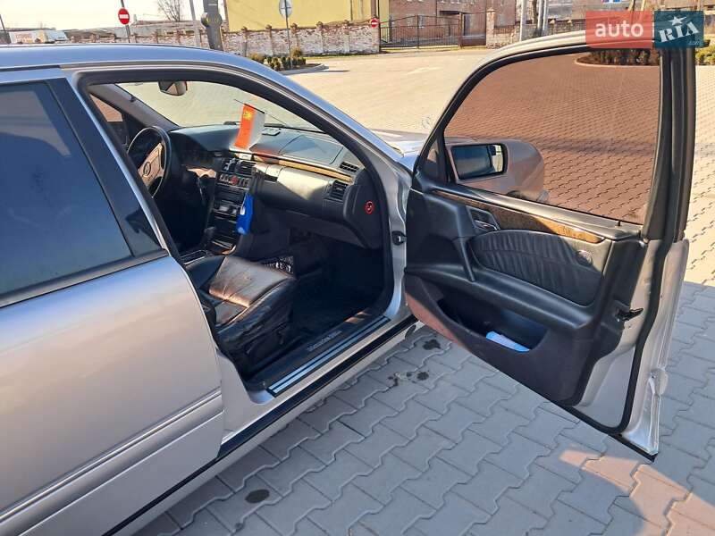 Седан Mercedes-Benz E-Class 1999 в Вапнярці