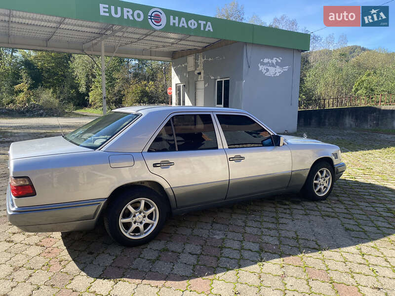 Седан Mercedes-Benz E-Class 1994 в 