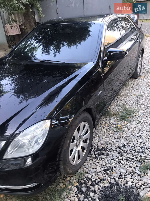 Седан Mercedes-Benz E-Class 2012 в Коломые