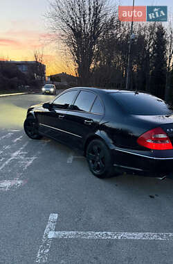 Седан Mercedes-Benz E-Class 2004 в 