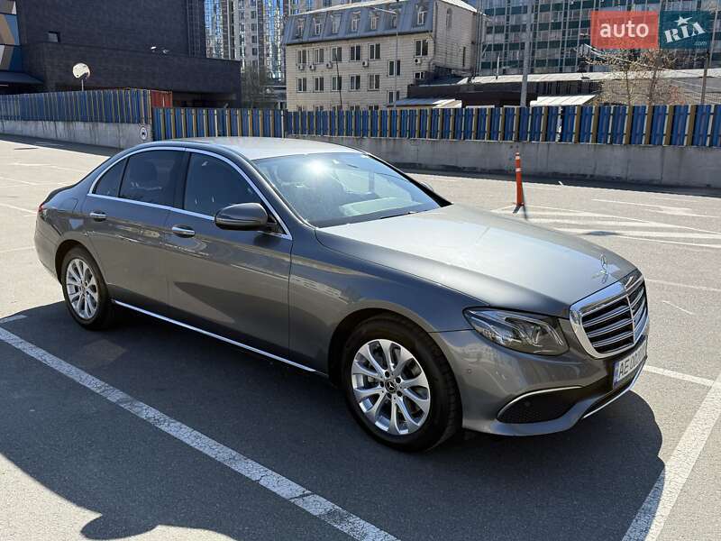Седан Mercedes-Benz E-Class 2018 в Киеве