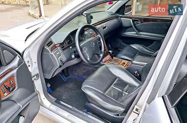 Седан Mercedes-Benz E-Class 2000 в 